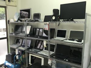 パソコン本舗店内